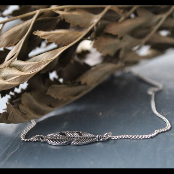 Silver Feather bracelet - Picture 1 of 2